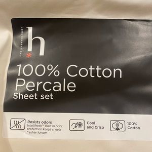 Percale Twin XL fitted sheet and flat sheet. 2 sets.
